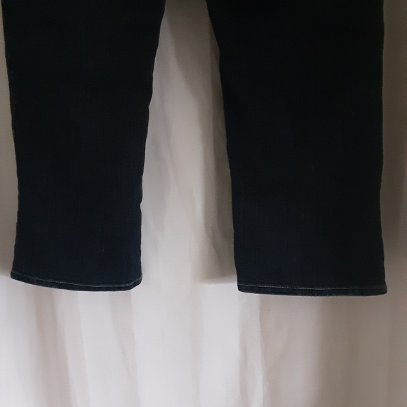 Silver Aiko Capri 31 - Picture 3 of 4